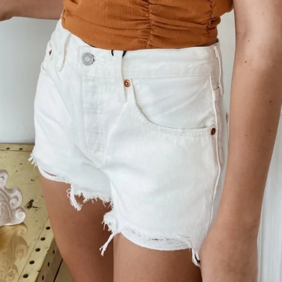 Levi's 501 Cutoff Shorts White - Picture 9 of 10